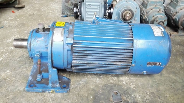 ** SOLD ** มอเตอร์เกียร์ Sumitomo Cyclodrive 10 HP 380V มีเบรค ทด 1:13 ความเร็วรอบประมาน 130 RPM