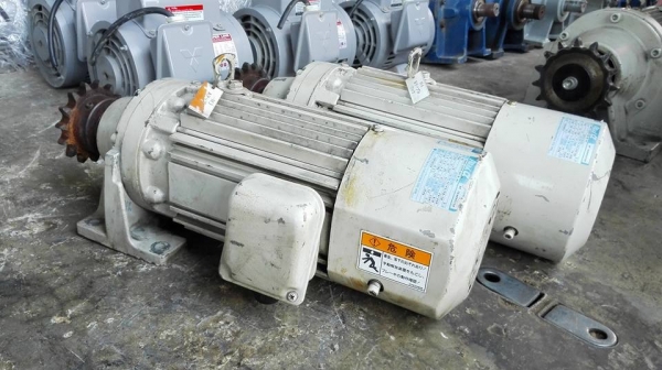 ** SOLD **มอเตอร์เกียร์ Sumitomo Altax 1 HP 380V มีเบรค ทด 1:43 ความเร็วรอบประมาน 40 RPM