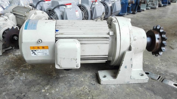 ** SOLD ** มอเตอร์เกียร์ Sumitomo Altax 2 HP 380V มีเบรค ทด 1:87 ความเร็วรอบประมาน 20 RPM