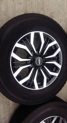 ขายล้อแม็กป้ายแดง mu-x 17" ยางปี16 สนใจติดต่อ ตาเล็ก ล้อและยางครับ 081-3747940