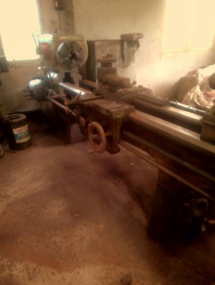 ขายเครื่องกลึง10ฟุตยุโรปเกลียร์บ็อกสวิง800รู2นิ้วผ่านมีค้อม้าราคาสุดคุ้ม