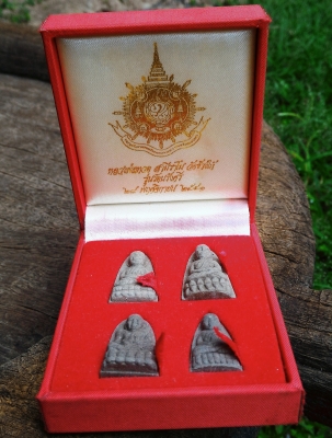 หลวงพ่อทวด a001 สามีราโม วัดช้างให้ รุ่นรัตนรังศรี 28 พฤศจิกายน 2541 ท่านอาจารย์นอง วัดทรายขาวปลุกเสก พิธีดีพิธีใหญ่ พระสวยเก่าเก็บดีมากครับ