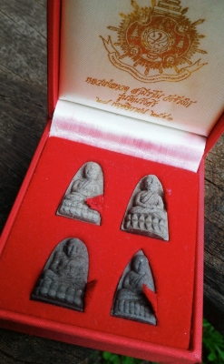 หลวงพ่อทวด a001 สามีราโม วัดช้างให้ รุ่นรัตนรังศรี 28 พฤศจิกายน 2541 ท่านอาจารย์นอง วัดทรายขาวปลุกเสก พิธีดีพิธีใหญ่ พระสวยเก่าเก็บดีมากครับ