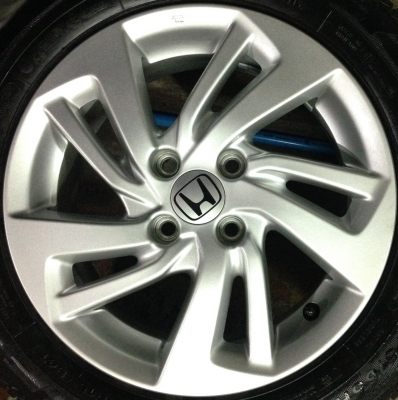 ล้อใหม่ป้ายแดงHonda Jazz พร้อมยางป้ายแดง 175-65-15 ล้อใหม่ป้ายแดงHonda Jazz พร้อมยางป้ายแดง 175-65-15