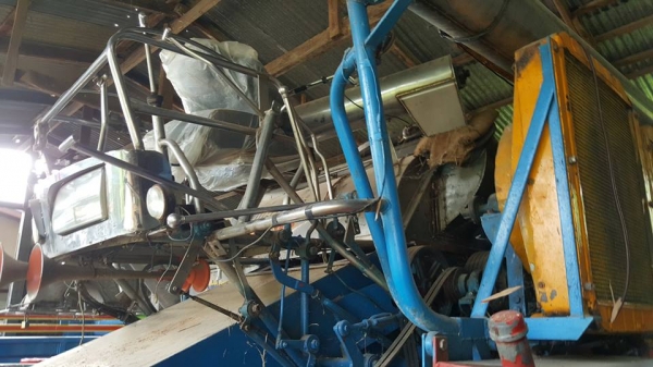 ขายรถเกี่ยวข้าว พ.เจริญพัฒนา ปี2009 เครื่องอีซูซุ 230เทอร์โบว์ 6HH1 ปั๊มไดกิ้น23ช่วงล่าง12