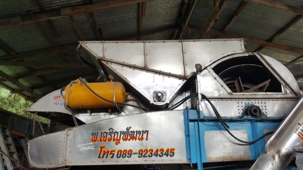 ขายรถเกี่ยวข้าว พ.เจริญพัฒนา ปี2009 เครื่องอีซูซุ 230เทอร์โบว์ 6HH1 ปั๊มไดกิ้น23ช่วงล่าง12