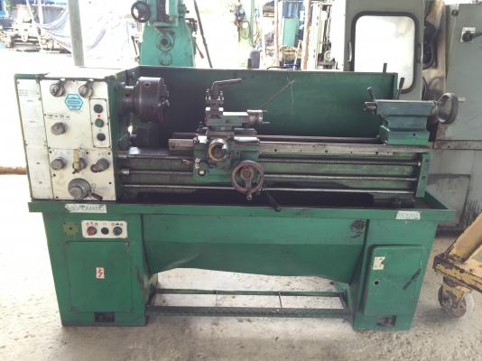 ขายเครื่องกลึง5ฟุต3เพลามีเบรคใต้หวันพร้อมใช้ไฟ3สายราคาเบาๆครับผม69000สนใจโทร0892224259ครับผม