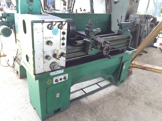 ขายเครื่องกลึง5ฟุต3เพลามีเบรคใต้หวันพร้อมใช้ไฟ3สายราคาเบาๆครับผม69000สนใจโทร0892224259ครับผม