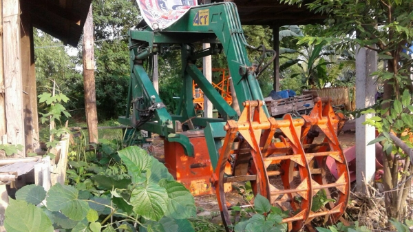 ขาย คีบอ้อย อวยชัยแทรคเตอร์ สภาพสวยพร้อมใช้งาน ไม่มีปะดาม อุปกรณ์มีให้ครบ