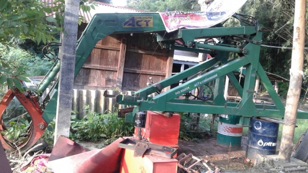 ขาย คีบอ้อย อวยชัยแทรคเตอร์ สภาพสวยพร้อมใช้งาน ไม่มีปะดาม อุปกรณ์มีให้ครบ