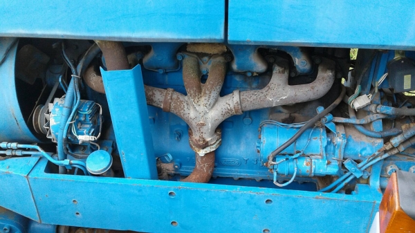 ขาย รถไถ 2 เพลา FORD 7700 สภาพใช้งานได้ปกติ แถมเครื่องตัดหญ้า เอกสารใบซื้อขาย