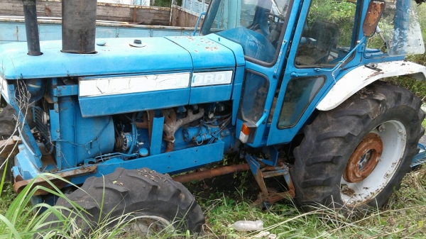 ขาย รถไถ 2 เพลา FORD 7700 สภาพใช้งานได้ปกติ แถมเครื่องตัดหญ้า เอกสารใบซื้อขาย