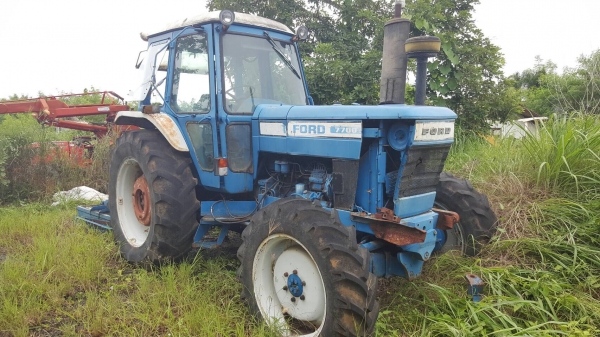 ขาย รถไถ 2 เพลา FORD 7700 สภาพใช้งานได้ปกติ แถมเครื่องตัดหญ้า เอกสารใบซื้อขาย