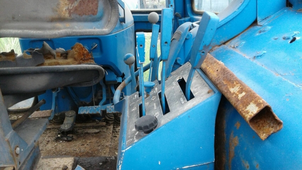 ขาย รถไถ 2 เพลา FORD 7700 สภาพใช้งานได้ปกติ แถมเครื่องตัดหญ้า เอกสารใบซื้อขาย