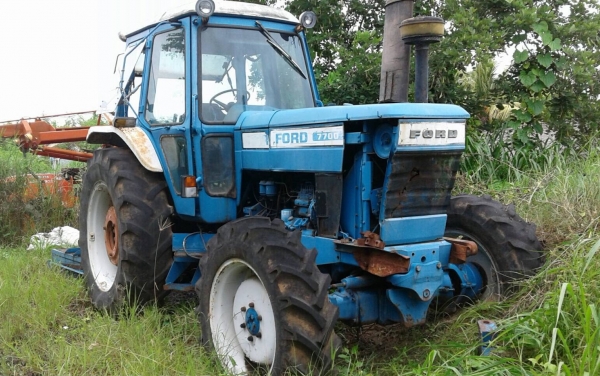 ขาย รถไถ 2 เพลา FORD 7700 สภาพใช้งานได้ปกติ แถมเครื่องตัดหญ้า เอกสารใบซื้อขาย