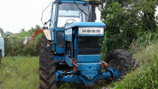 ขาย รถไถ 2 เพลา FORD 7700 สภาพใช้งานได้ปกติ แถมเครื่องตัดหญ้า เอกสารใบซื้อขาย