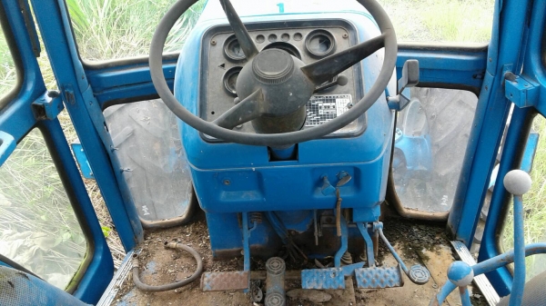 ขาย รถไถ 2 เพลา FORD 7700 สภาพใช้งานได้ปกติ แถมเครื่องตัดหญ้า เอกสารใบซื้อขาย