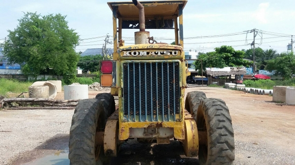 ต้องการขายรถเกรด KOMATSU GD37