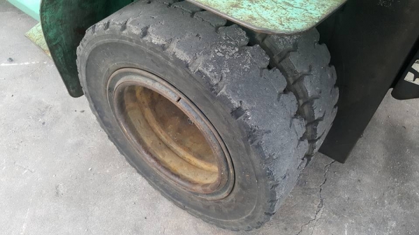 มองหารถตักยางก้อนตักยางพารายางถ้วยและขี้ยางนึกถึงพีทีเอชลบุรี081-8342060 มองหารถตักยางก้อนตักยางพารายางถ้วยและขี้ยางนึกถึงพีทีเอชลบุรี081-8342060