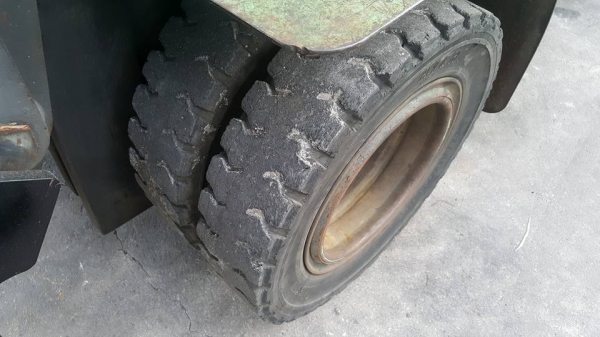 มองหารถตักยางก้อนตักยางพารายางถ้วยและขี้ยางนึกถึงพีทีเอชลบุรี081-8342060 มองหารถตักยางก้อนตักยางพารายางถ้วยและขี้ยางนึกถึงพีทีเอชลบุรี081-8342060