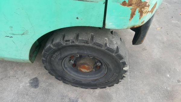 มองหารถตักยางก้อนตักยางพารายางถ้วยและขี้ยางนึกถึงพีทีเอชลบุรี081-8342060 มองหารถตักยางก้อนตักยางพารายางถ้วยและขี้ยางนึกถึงพีทีเอชลบุรี081-8342060