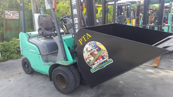 มองหารถตักยางก้อนตักยางพารายางถ้วยและขี้ยางนึกถึงพีทีเอชลบุรี081-8342060