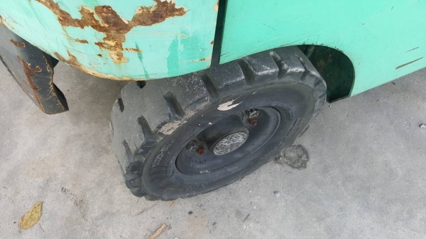 มองหารถตักยางก้อนตักยางพารายางถ้วยและขี้ยางนึกถึงพีทีเอชลบุรี081-8342060 มองหารถตักยางก้อนตักยางพารายางถ้วยและขี้ยางนึกถึงพีทีเอชลบุรี081-8342060