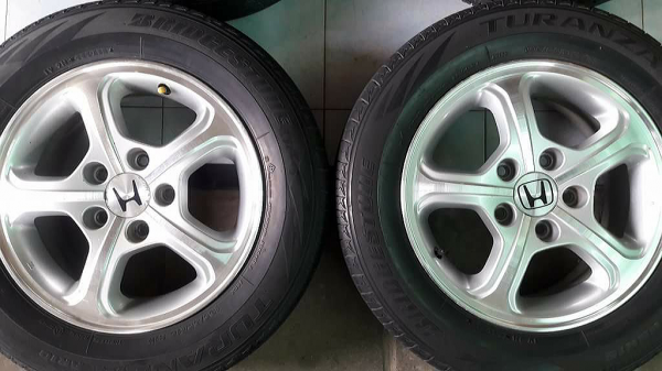 ขายแม็กพร้อมยาง Civic FD ถูกๆ