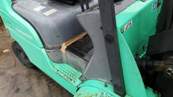 มองหารถโฟลค์ลิฟท์งามนึกถึงพีทีเอชลบุรี081-8342060 มองหารถโฟลค์ลิฟท์งามนึกถึงพีทีเอชลบุรี081-8342060