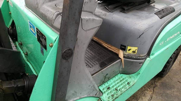 มองหารถโฟลค์ลิฟท์งามนึกถึงพีทีเอชลบุรี081-8342060 มองหารถโฟลค์ลิฟท์งามนึกถึงพีทีเอชลบุรี081-8342060