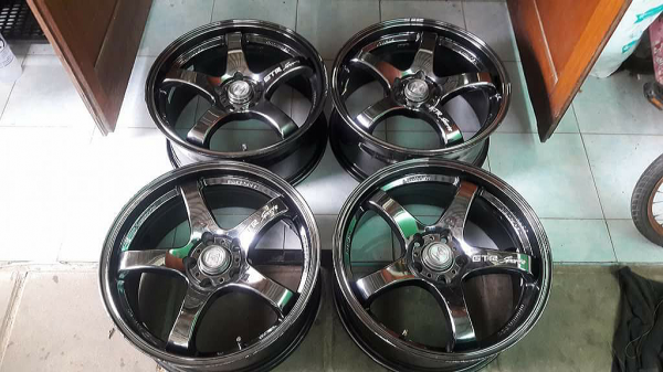 ขายแม็ก ขอบ18 GTR 05 ถูกๆ