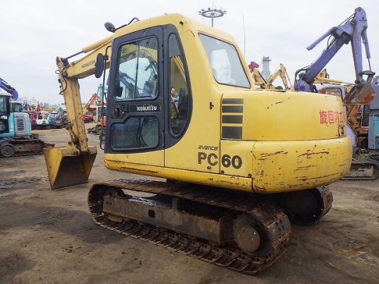 ขายรถแม็คโคร KOMATSU PC60-7 นำเข้าจากญี่ปุ่นแท้ๆ 100\% ไม่เคยผ่านการใช้งานในไทย สภาพนางฟ้า สนใจติดต่อ 081-9485494