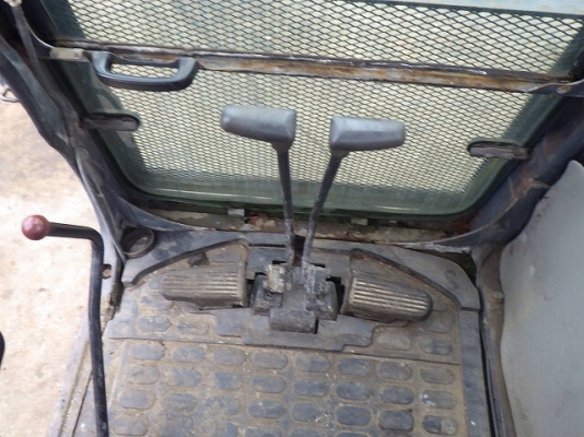 ขายรถแม็คโคร KOMATSU PC60-7 นำเข้าจากญี่ปุ่นแท้ๆ 100\% ไม่เคยผ่านการใช้งานในไทย สภาพนางฟ้า สนใจติดต่อ 081-9485494