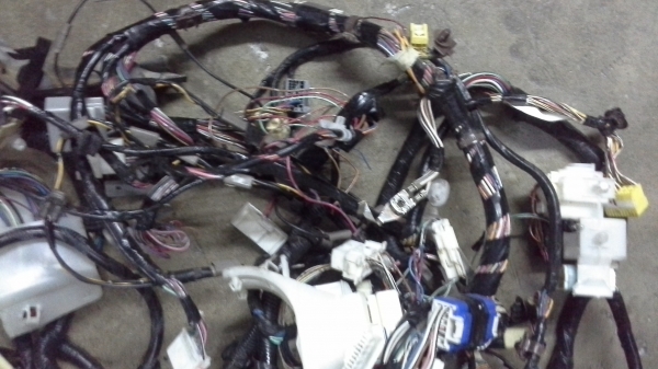 ชุดสายไฟในคอนโชลพร้อมกล่องฟิวโโยต้าวีโก้ครับ