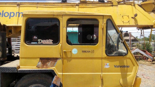 เครน Grove 20 ตัน พร้อมใช้งาน