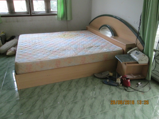 ตู้สวยแข็งแรง เตียงที่นอน ใหม่ๆ สนใจ พร้อมส่ง ขาย12000บาท ตู้สวยแข็งแรง เตียงที่นอน ใหม่ๆ สนใจ พร้อมส่ง ขาย12000บาท