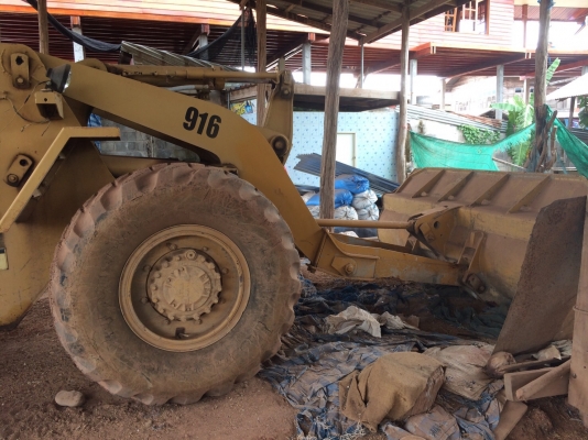 ขายรถตักล้อยาง CAT-916 รถสวย ต่อแขนแล้ว เล่มทะเบียน ราคา .580000 ราคาต่รอง ขายรถตักล้อยาง CAT-916 รถสวย ต่อแขนแล้ว เล่มทะเบียน ราคา .580000 ราคาต่รอง