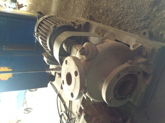 ขายปั๊มสูบน้ำ มอเตอร์ 10 แรง 380v.