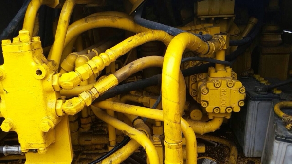 ขาย PC60-2 ราคา  290,000 ค่าน้ำ 1 หมื่น บูมอาร์มยาวพิเศษ แอร์เย็นโซ่ช่วงล่างเต็ม  เครืองปั้มดี เอวแน่น  091-0206555 นครปฐม