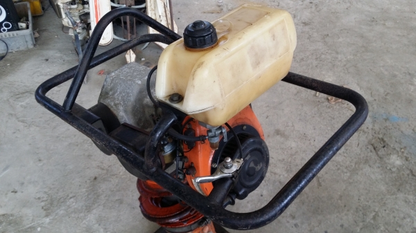 เครื่องตบดิน MIKASA รุ่น MT-68  เก่าญี่ปุ่น ขนาด 4 แรง  สภาพดีพร้อมใช้งาน