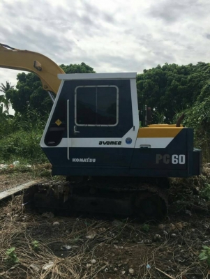 ขายรถแบ็คโฮ Komatsu PC 60-2 บูมอาร์มยาวพิเศษ โซ่ช่วงล่างเต็ม แอร์พร้อม เอกสารซื้อขาย ขายรถแบ็คโฮ Komatsu PC 60-2 บูมอาร์มยาวพิเศษ โซ่ช่วงล่างเต็ม แอร์พร้อม เอกสารซื้อขาย