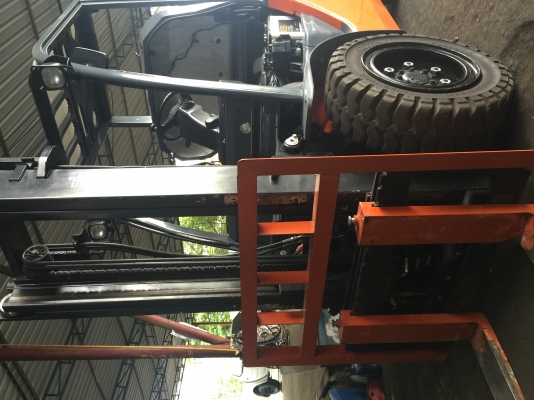 ขายด่วนรถยกเครื่องยนต์ดีเซล  เกียร์ออโต้ Toyota 8FD35J ขนาด 3.5 ตัน เสาสูง 3 เมตร งาสไลด์ ยางตัน4 เส้น รุ่นใหม่ล่าสุด