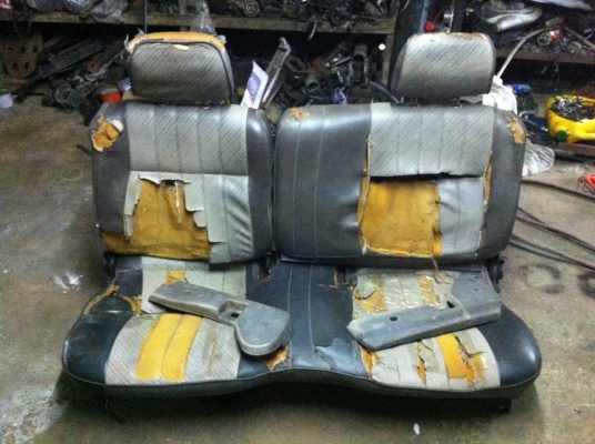 เบาะแถวหน้านิสสันบิ๊กเอ็มตอนเดียว 500บาทอยู่ดอนเมืองTEL0890671028 ID Line 0890671028