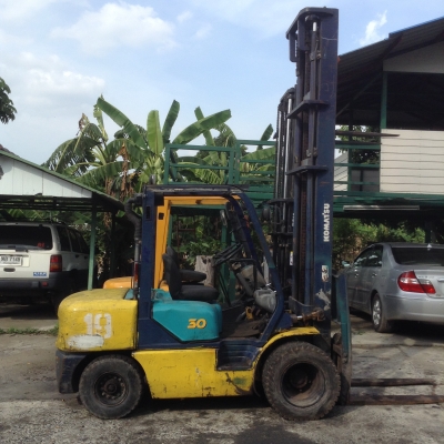 +++ ขายโฟล์คลิฟท์  KOMATSU FD30-12  ขนาด  3  ตัน  เครื่องยนต์ดีเซล  เสา  6  เมตร  เกียร์ออโตเมติค  ล้อหน้าคู่  ยางลม