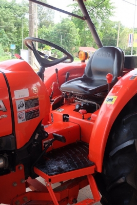 รถไถมือสองรุ่น L3608 ใบมีด + ผานหลัง 1 ตัว ใช้งาน 382 ชั่วโมง ดาวน์ 10,000บาท โทร 089-0111624