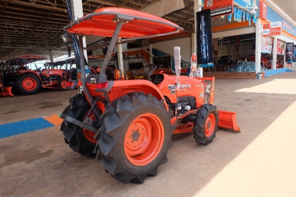 รถไถมือสองรุ่น L3608 ใบมีด + ผานหลัง 1 ตัว ใช้งาน 382 ชั่วโมง ดาวน์ 10,000บาท โทร 089-0111624