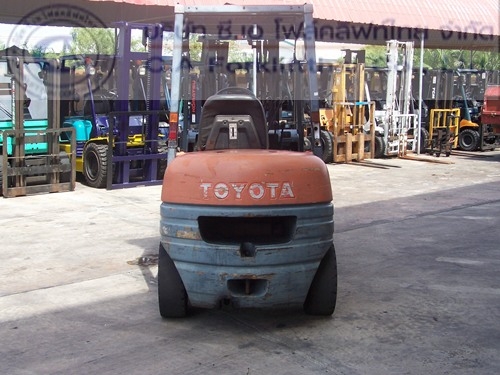 ขาย รถโฟล์คลิฟท์ TOYOTA รุ่น 6FD30 ขาย รถโฟล์คลิฟท์ TOYOTA รุ่น 6FD30