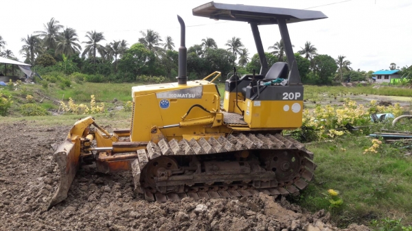 ขายKOMATSU  D20P-7E  รถสวยสภาพดี....ระบบคล่อง....เอกาารครบ...สนใจโทร...089-3818694  ดวงนภา