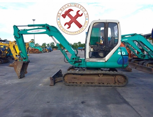 ขายรถนำเข้ายอดฮิต KOMATSU 40-7 ขนาด PC-40