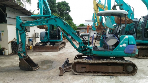 ขายKOMATSU  PC45-1  เก่าญี่ปุ่น...สภาพสวย...มีลายแย๊ก...เครื่องดำ..สนใจโทร...089-3818694  ดวงนภา.